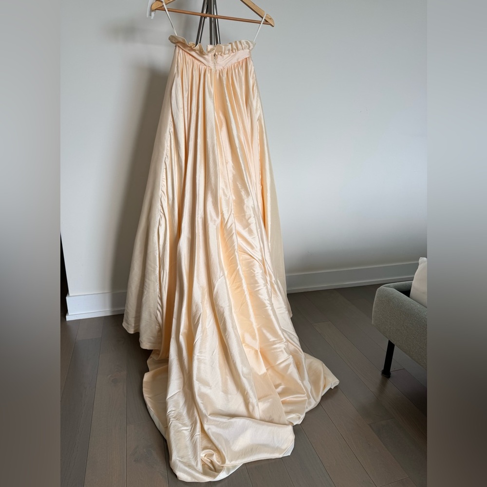 High-Waisted Paperbag Wedding Gown Skirt with Pockets - Picture 7 of 12